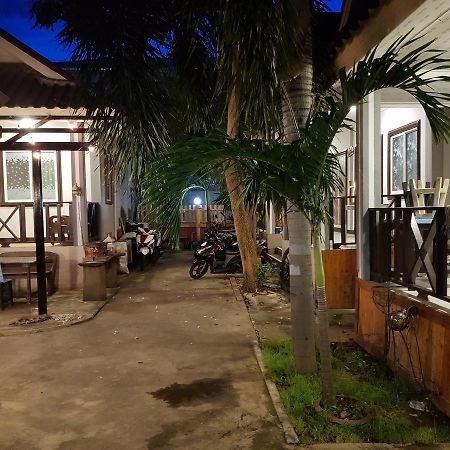 Thaihouse Ko Lan Exterior photo
