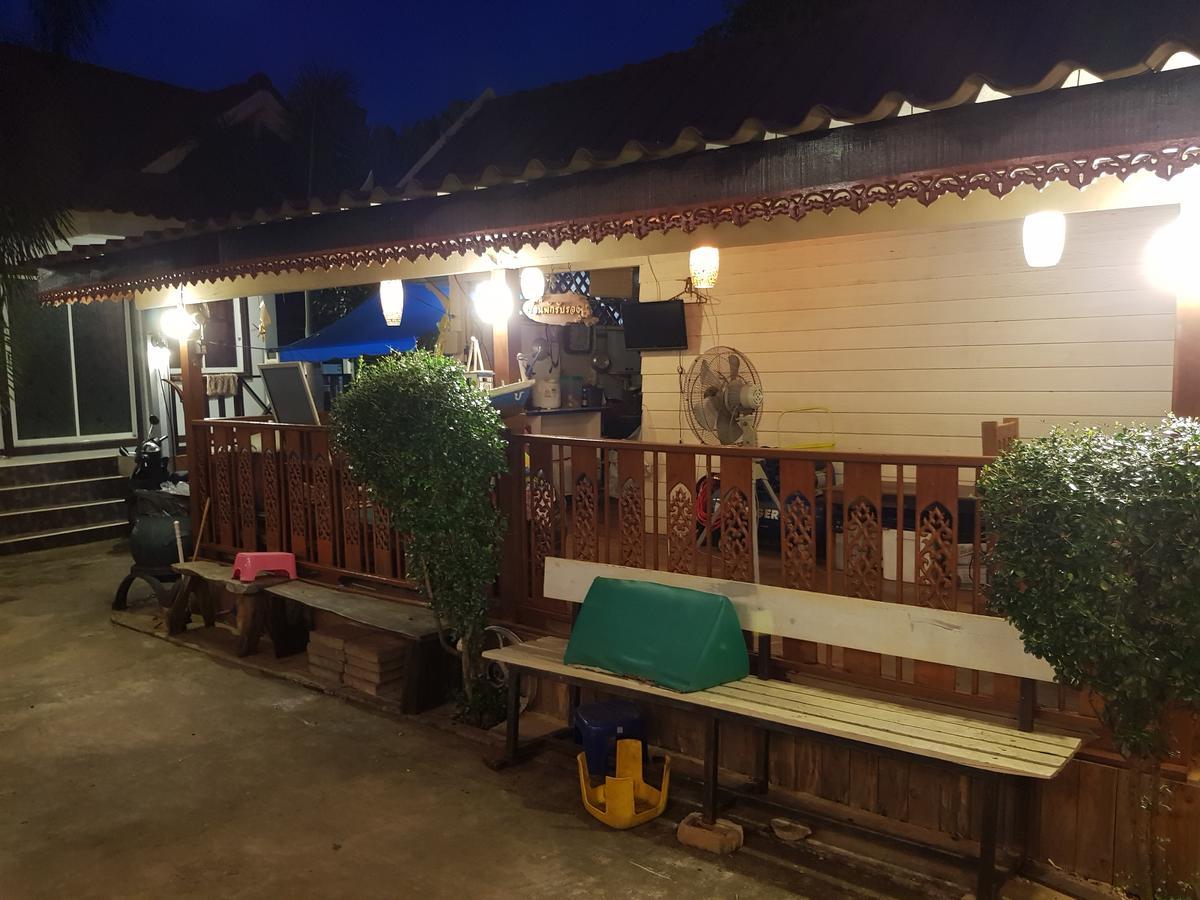 Thaihouse Ko Lan Exterior photo