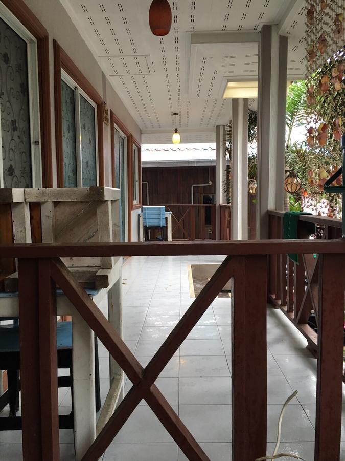 Thaihouse Ko Lan Exterior photo