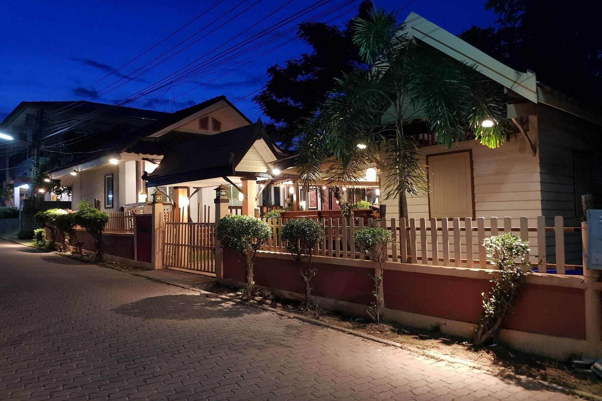 Thaihouse Ko Lan Exterior photo
